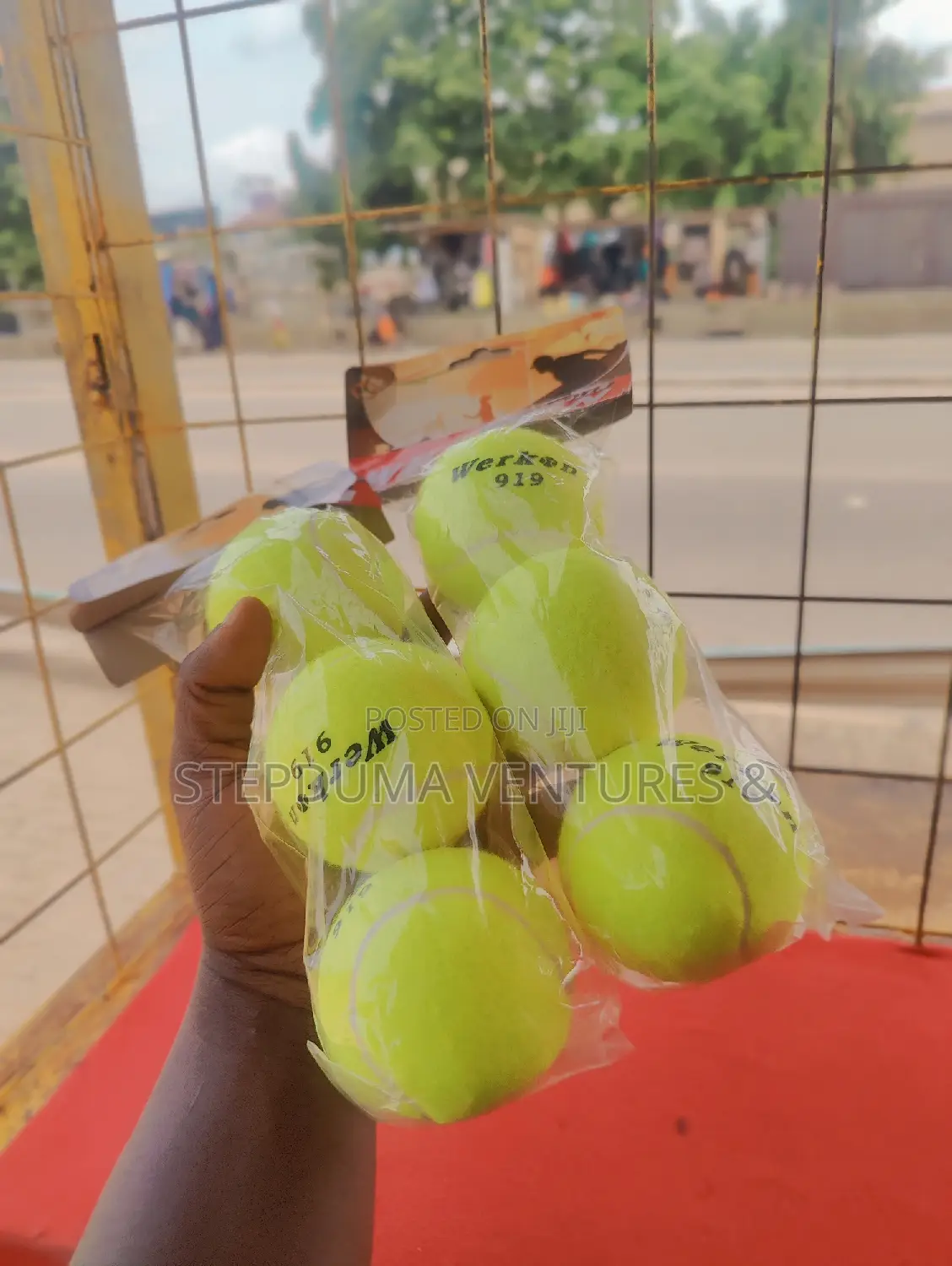 Cushion Balls / Lawn Tennis Balls