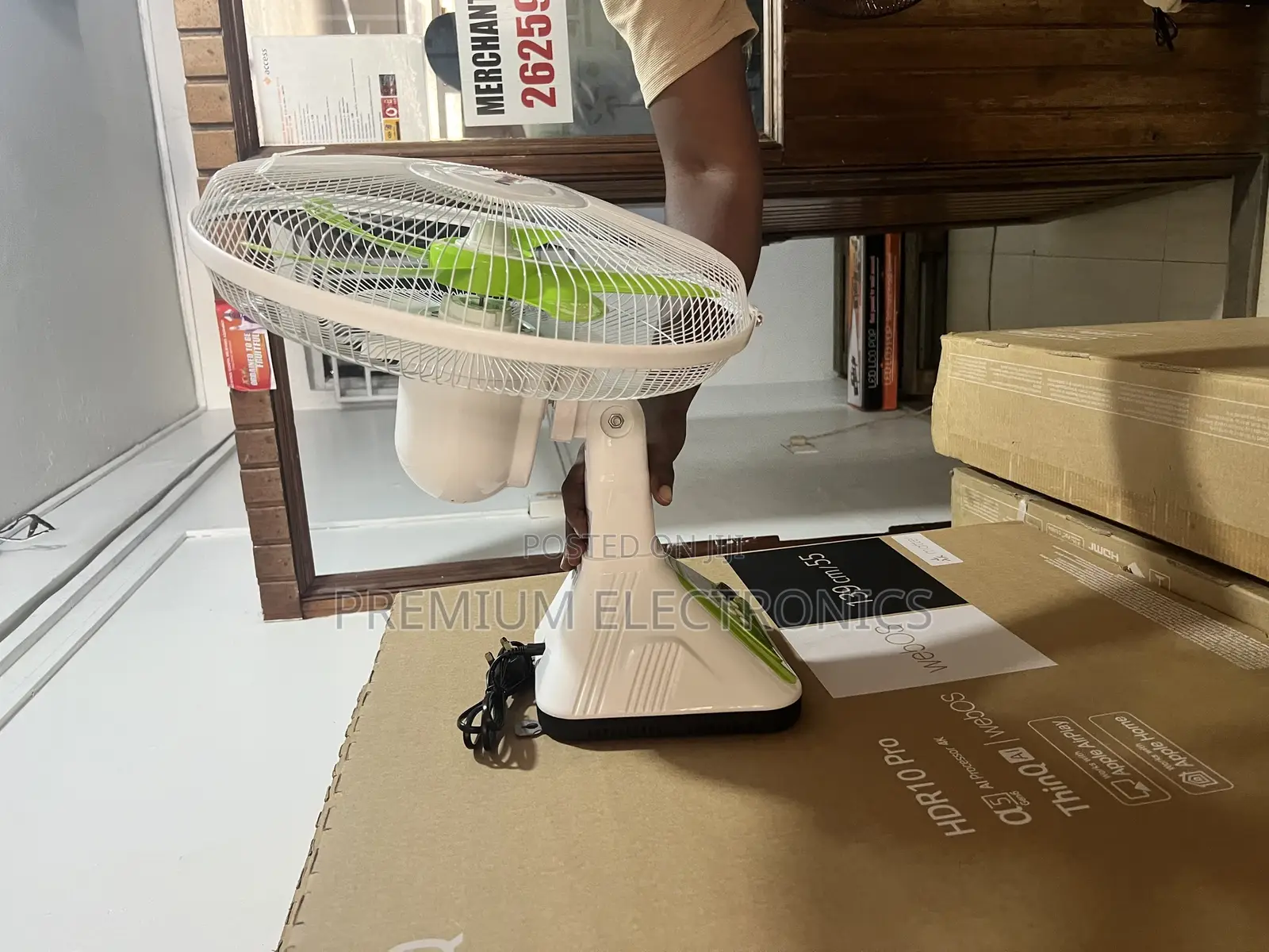 Multiple Use Wall or Table Fan, Rechargeable IWIN Solar, USB
