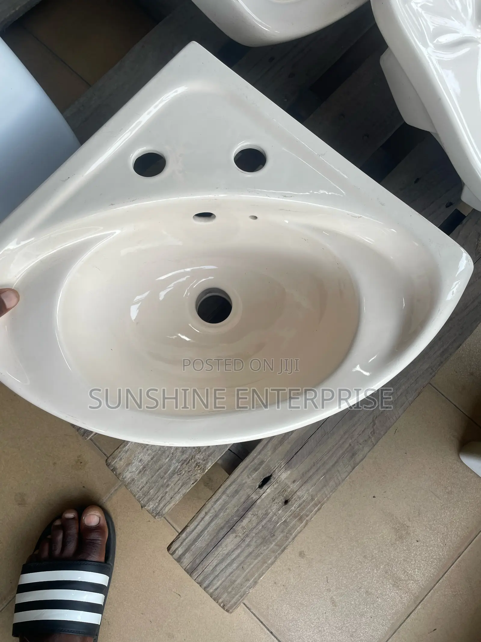 Corner Wall Hair Basin