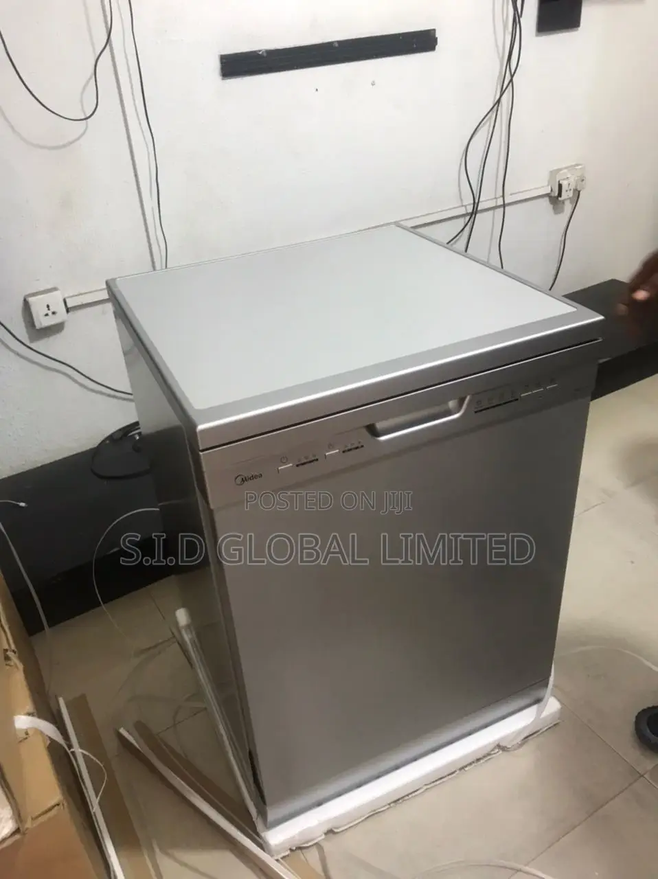 Come Take Home MIDEA 12 PLATES DISHWASHER WQP12-5203