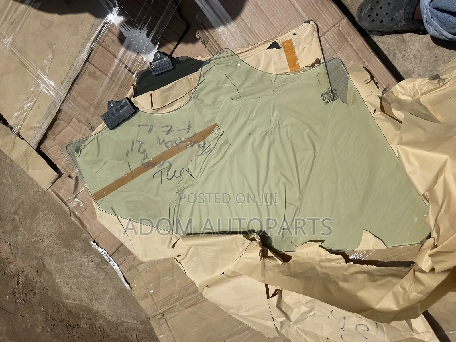 Hyundai Tucson Door Glass