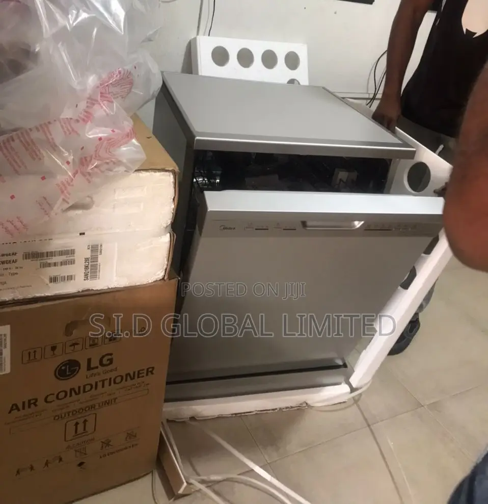 Efficient and Fast Midea 12 Plates Dishwasher Full Board
