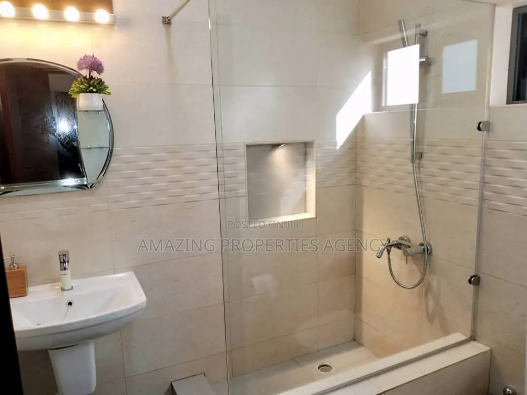 4bdrm House in Adjiriganor for sale