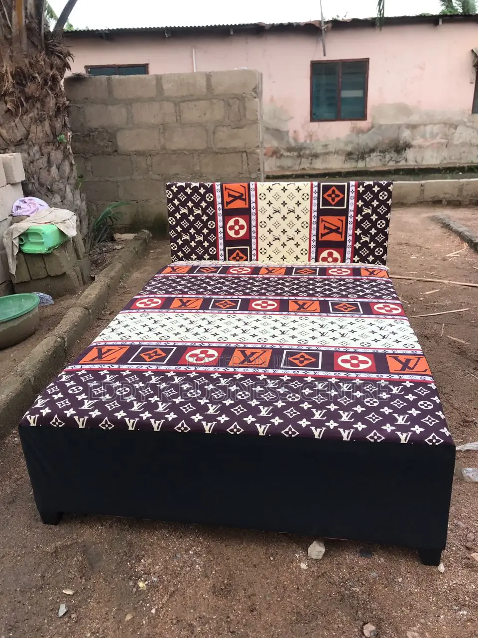 Inbuilt Bed