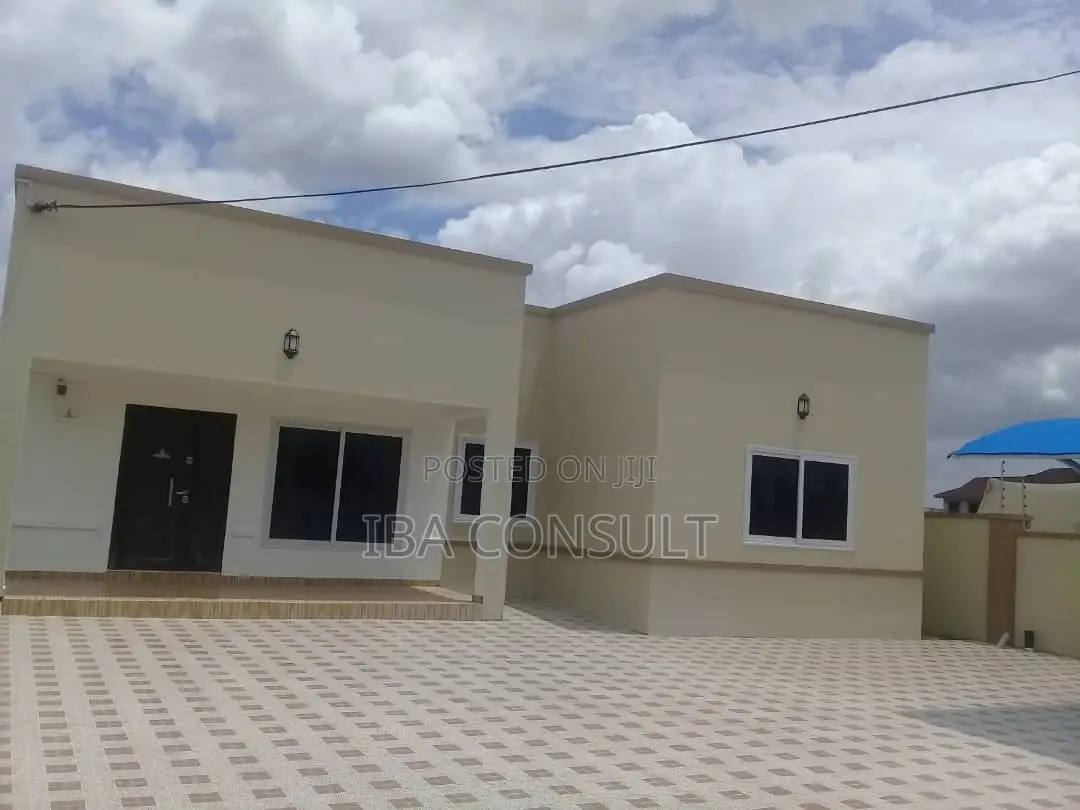 4bdrm House in Adenta for sale