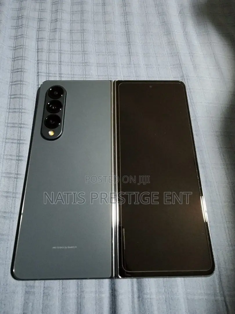 New Samsung Galaxy Folder 8 GB Black