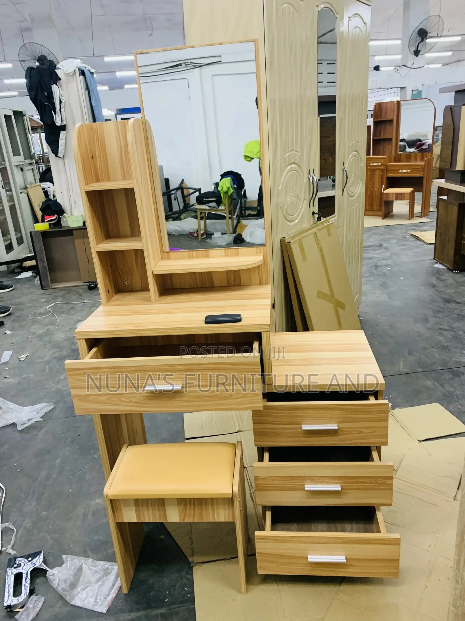 Dresser Dresser