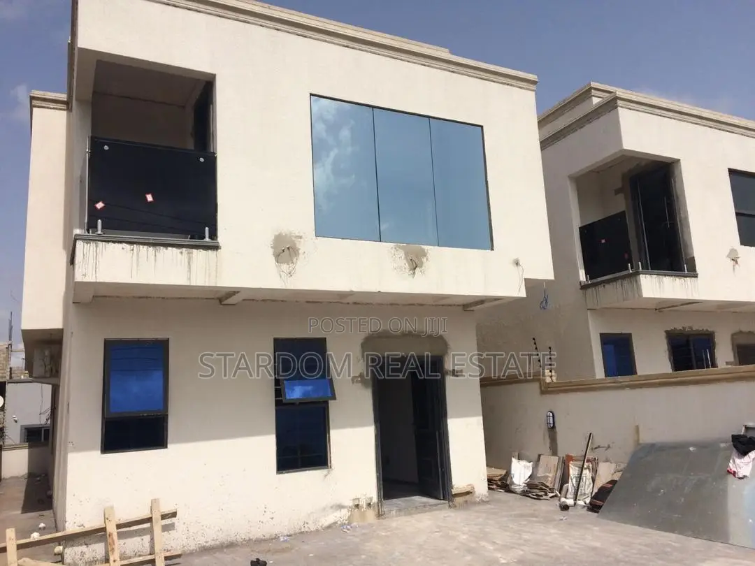 4bdrm Duplex in East Legon for sale