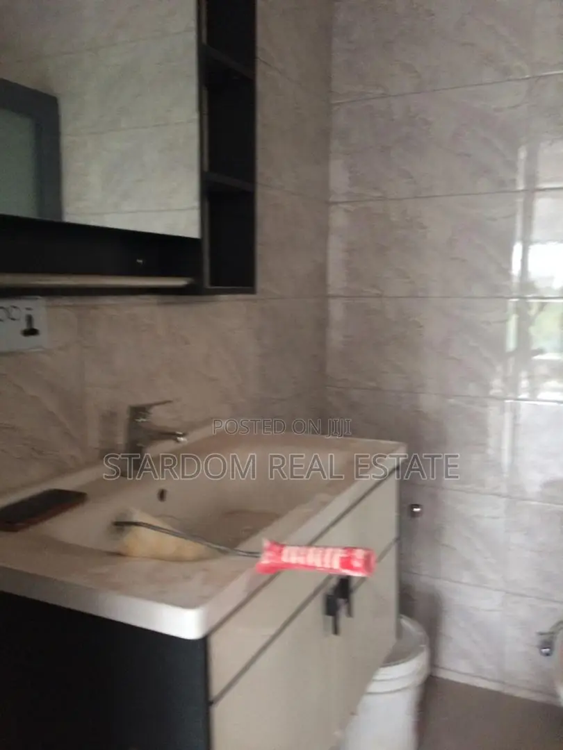 4bdrm Duplex in East Legon for sale
