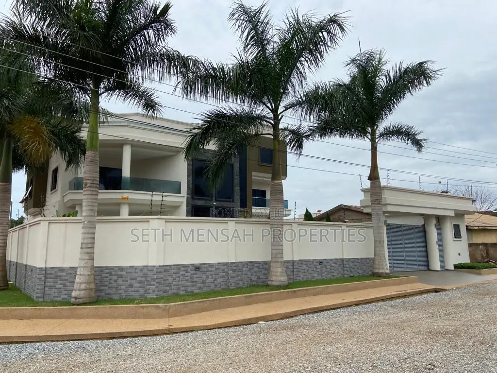 6bdrm Apartment in East Legon for sale