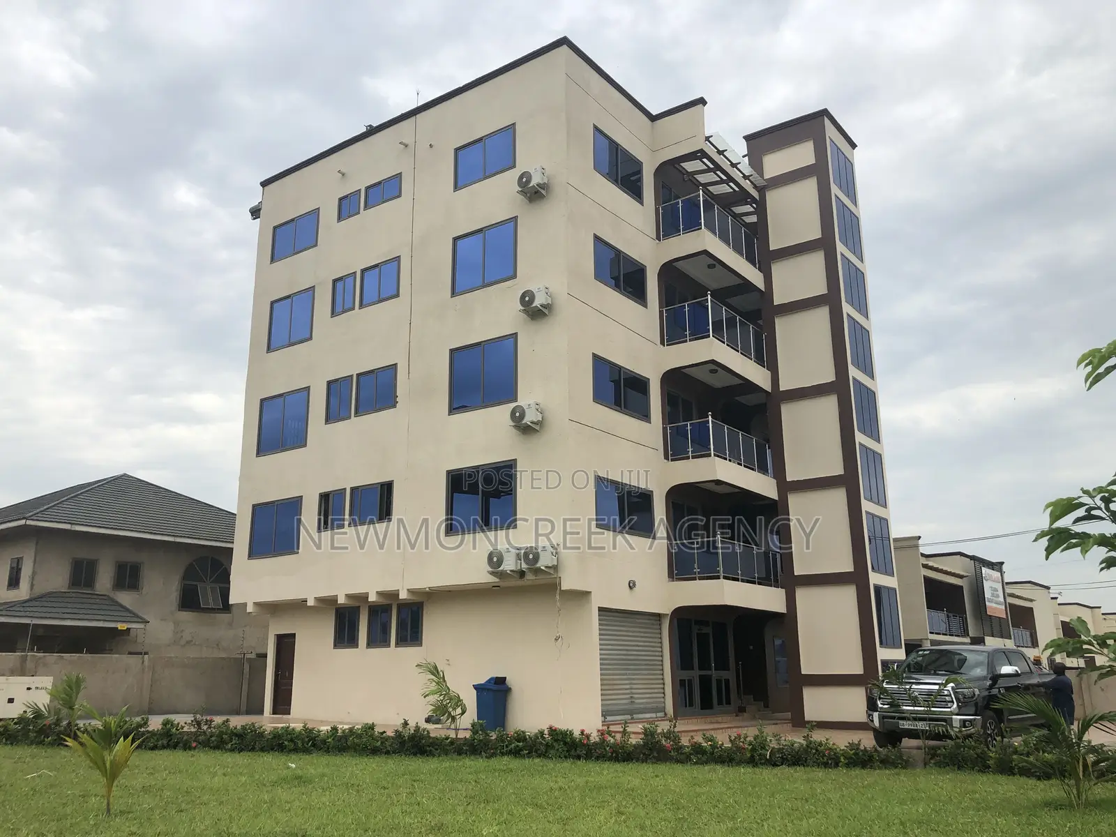 2bdrm Apartment in Oyarifa To Aburi, Accra Metropolitan for sale