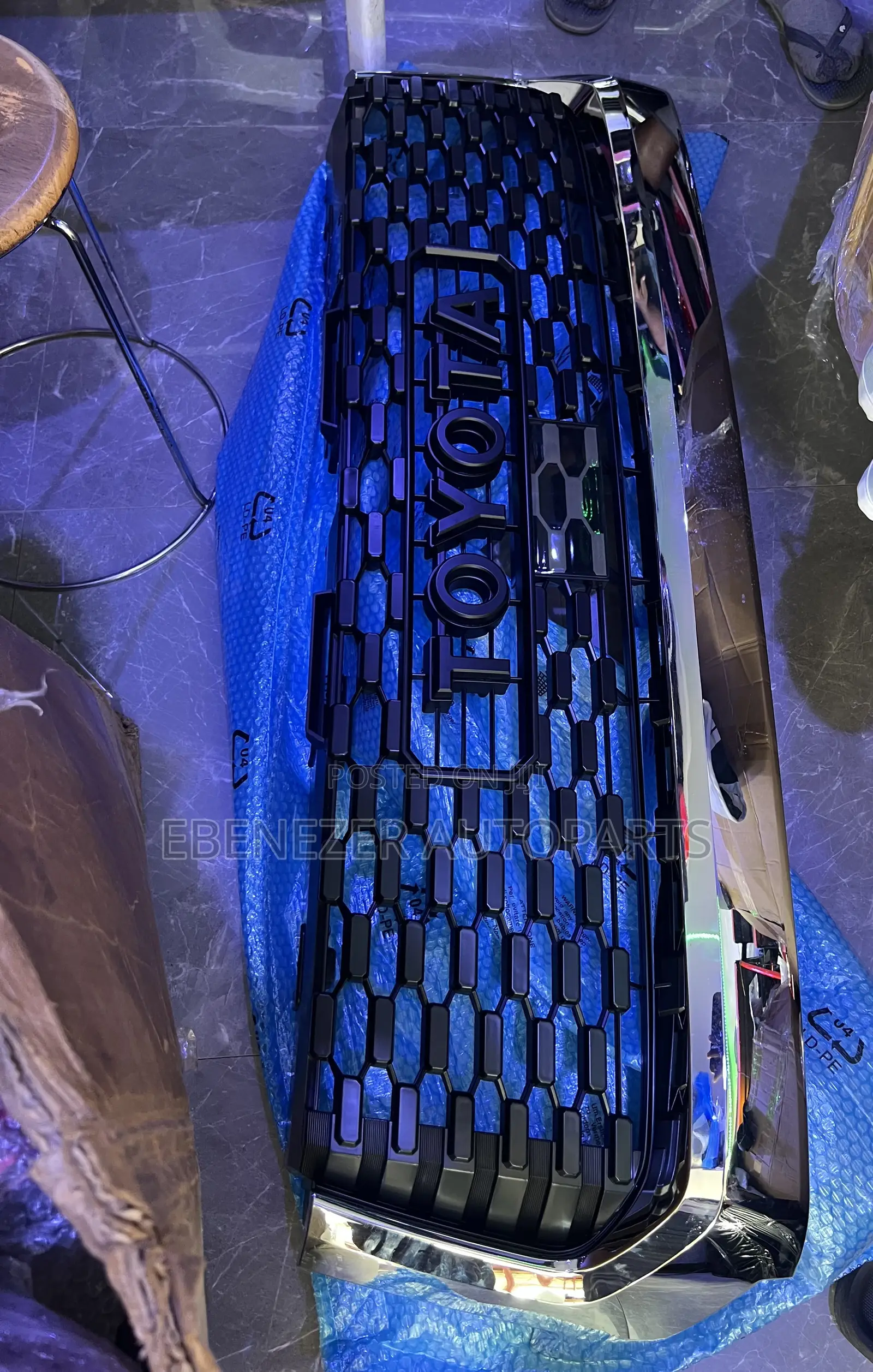 Toyota Tundra 2015,2016,2017,2018 Front Grille/Shells