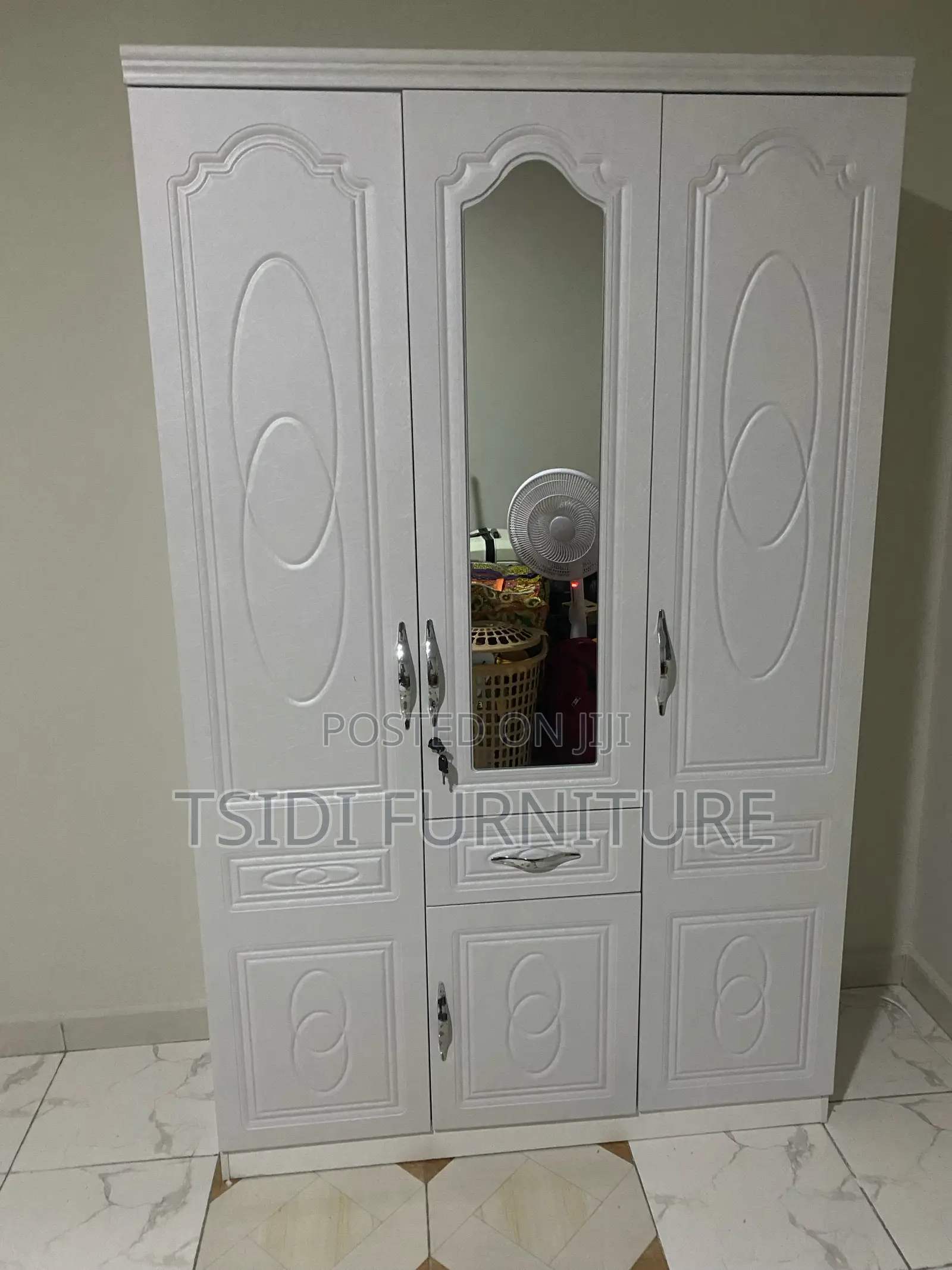Quality Three Door Wardrobe