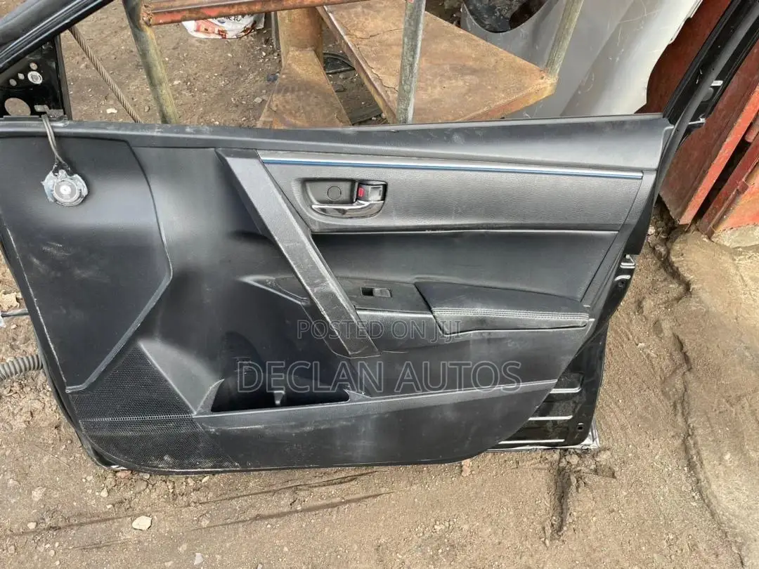 Toyota Corolla 2019 Door