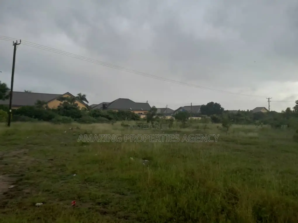 4 Plots of Land at Community 25