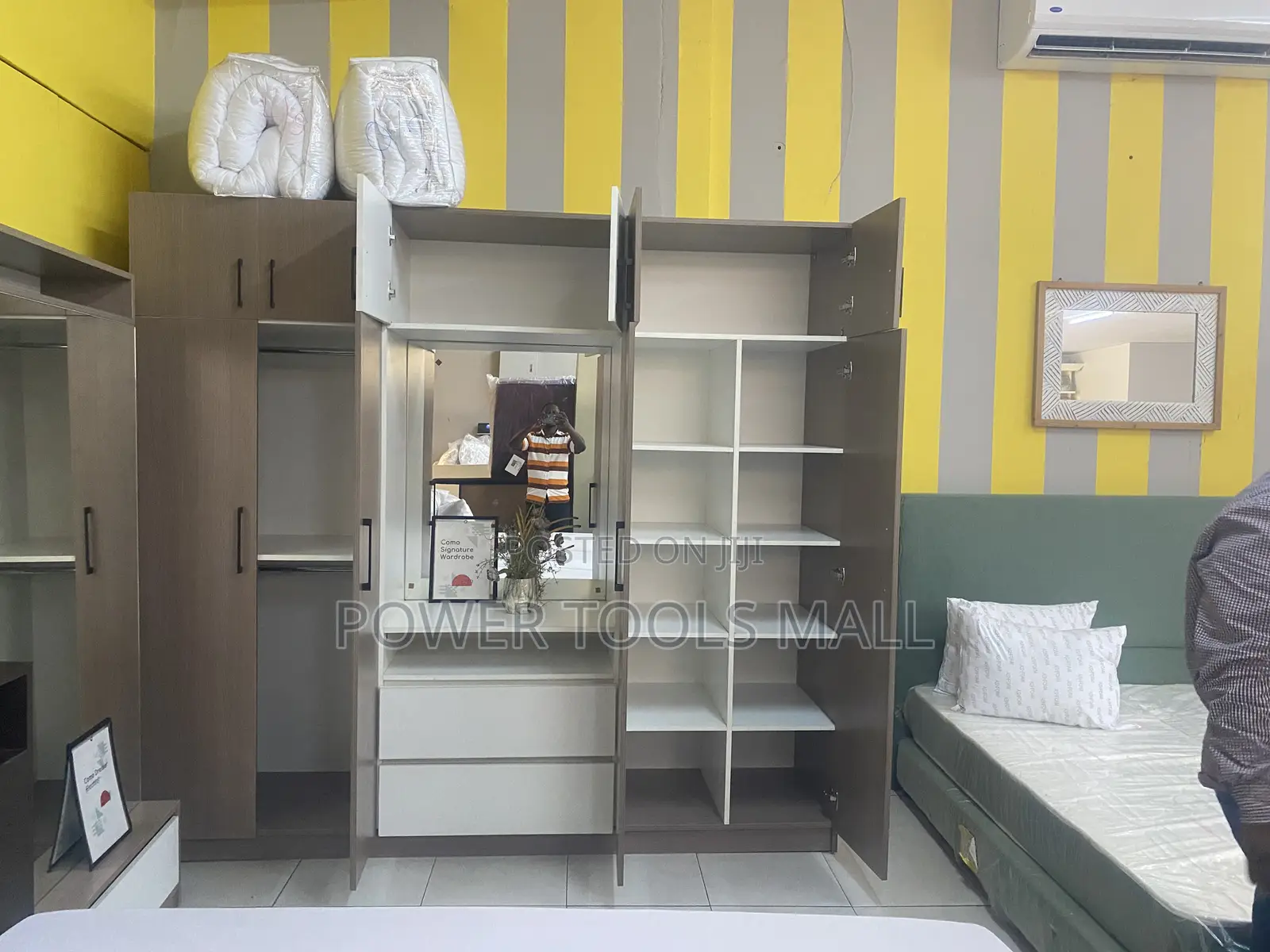 Coma Signature Wardrobe
