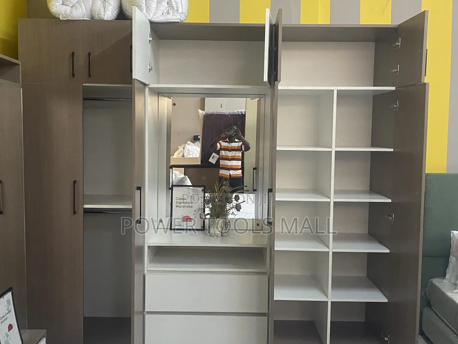 Coma Signature Wardrobe