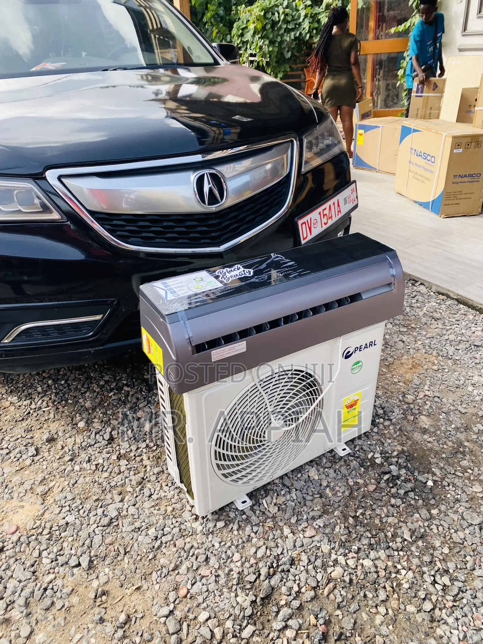 Elegant Black Pearl 1.5hp Split Type Air Conditioner.
