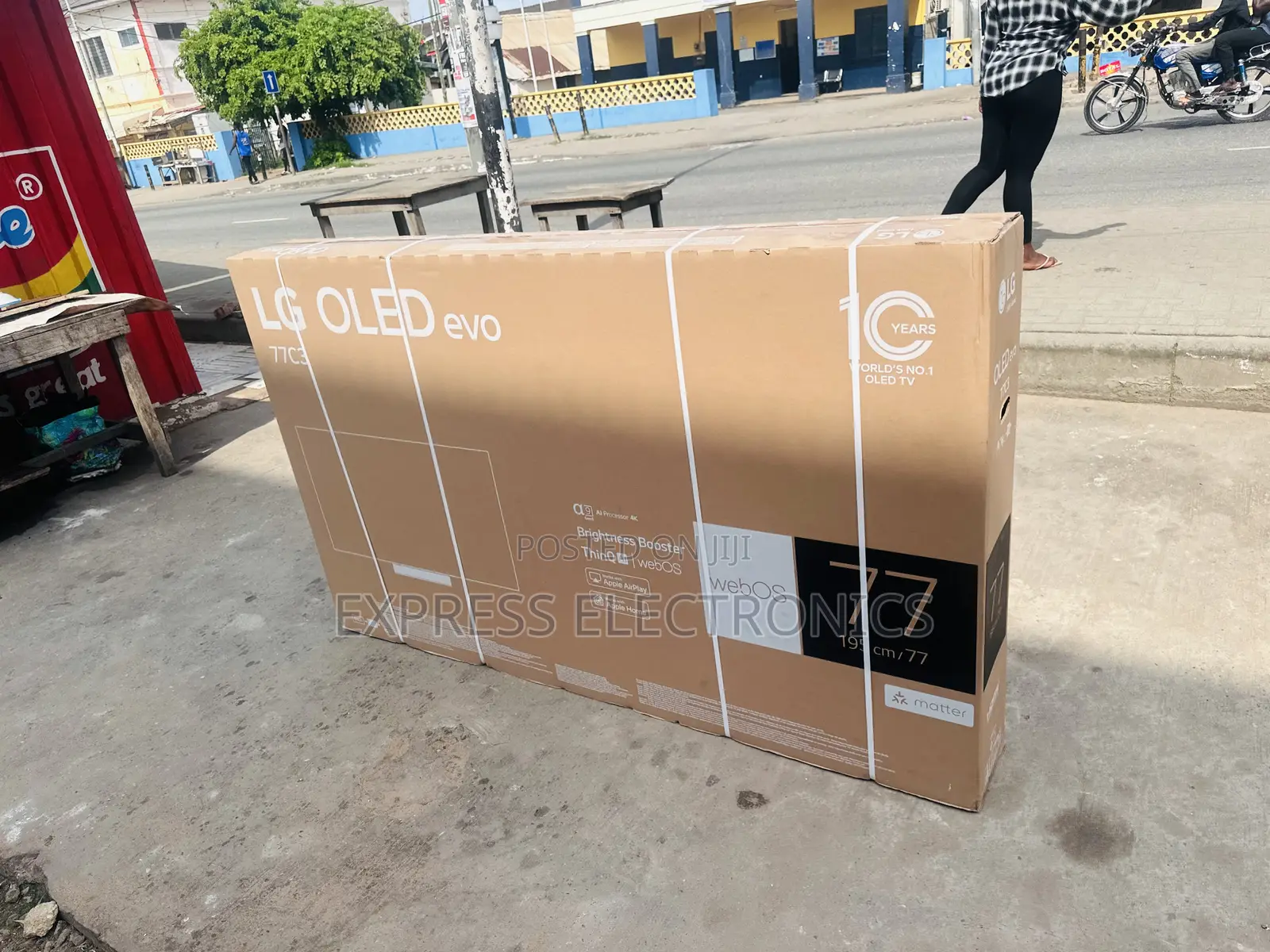 77”OLED SCREENS Smart Lg Tv