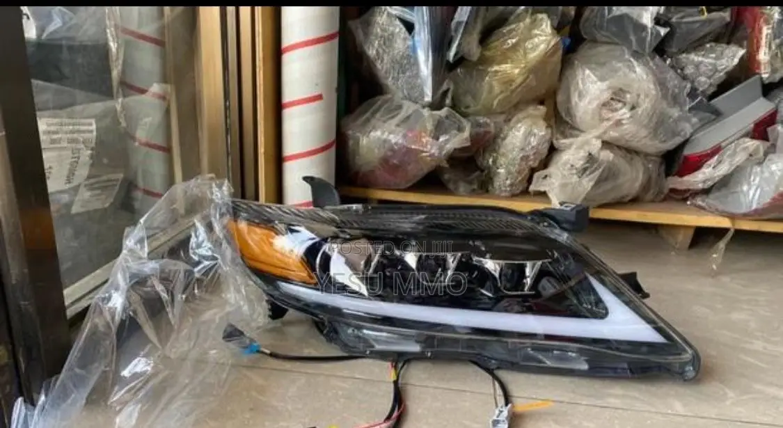Camry Spider 2012 Spec Headlight