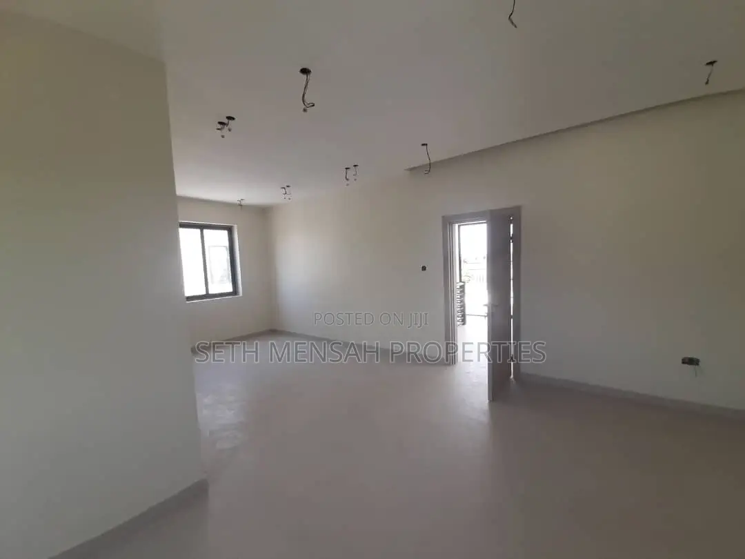 4bdrm House in Accra, Airport Residential Area for sale