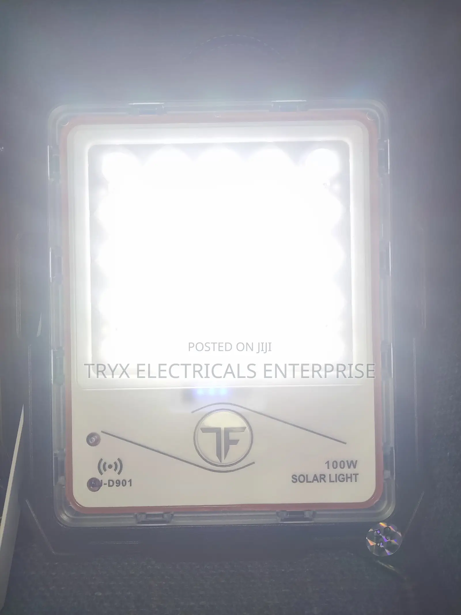 100w Solar Flood Light (Transformer)
