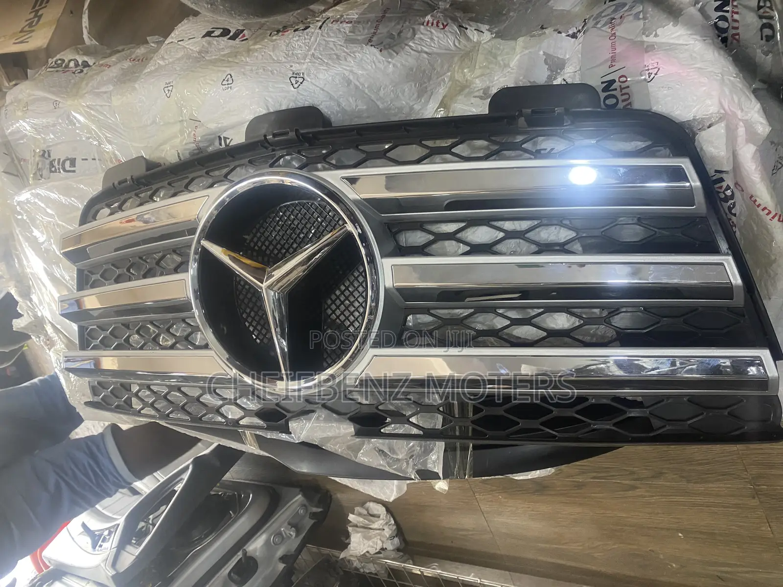 Mercedes Benz GL450 ML450 M350 W164 Front Bumper Grille