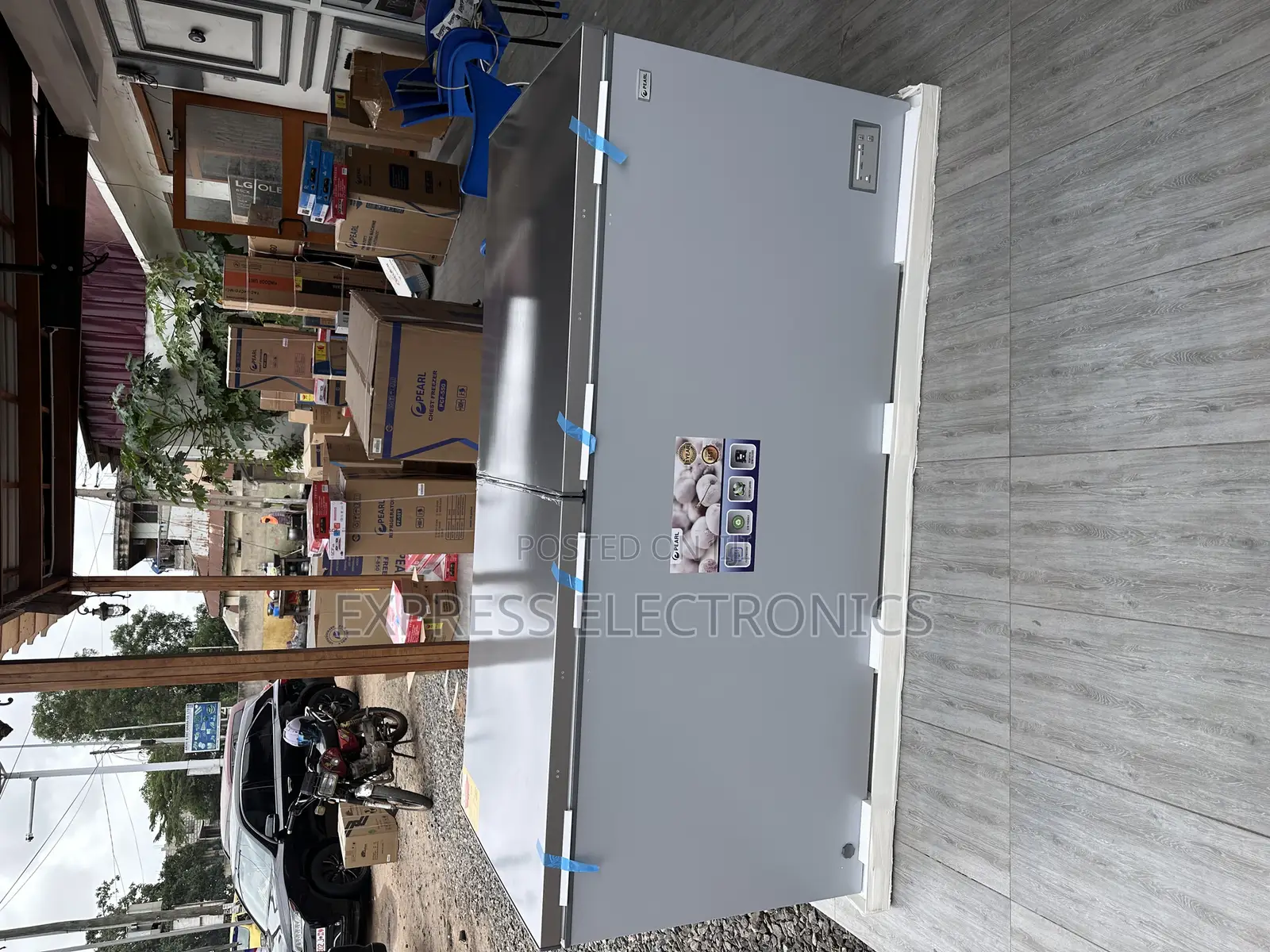 Very Cool Awesome Chest Freezer Double Door PCF-610