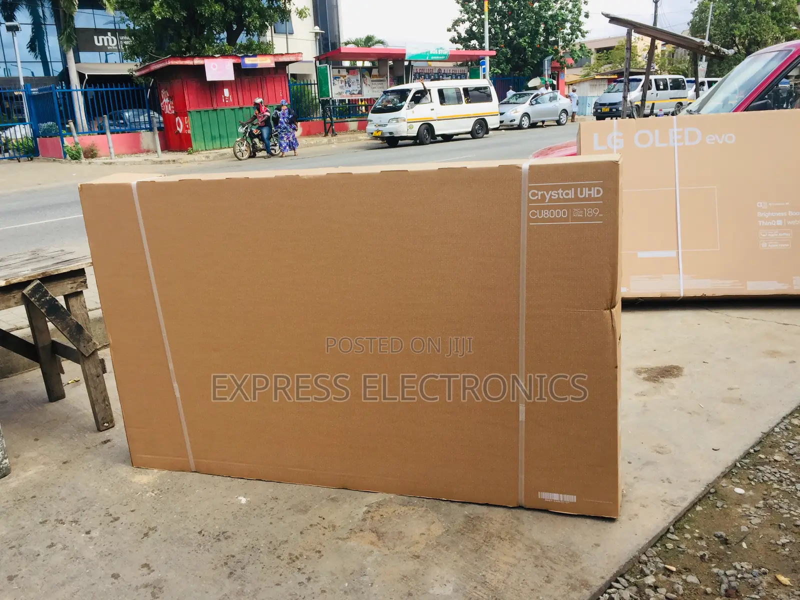 Ultra Modern Slim UHD Smart Samsung 75”Cu8000