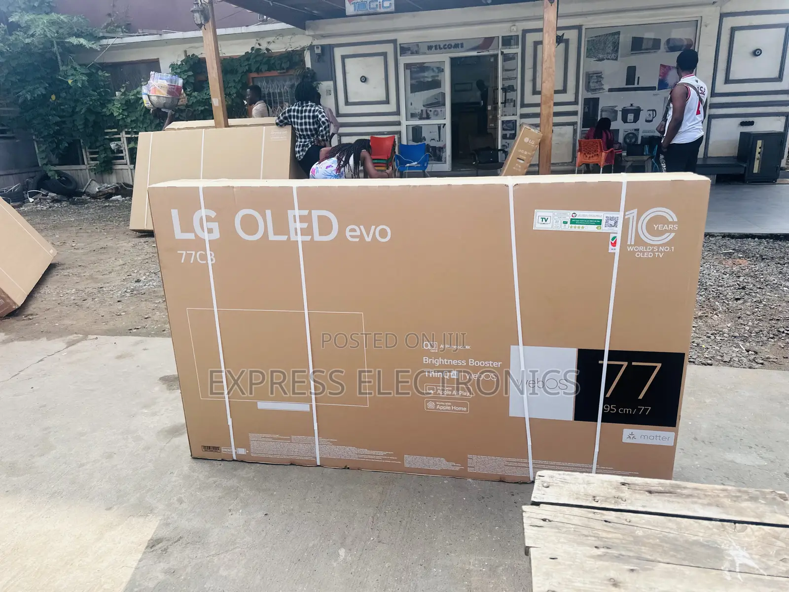 High Contrast OLED 77”C36 Smart