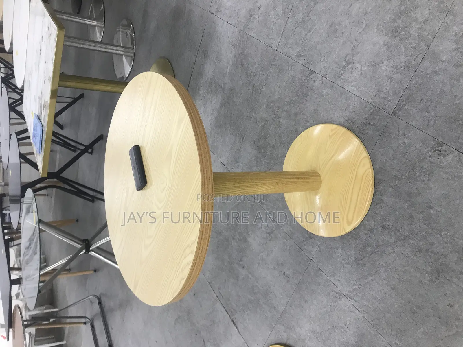 Simple Bar Table