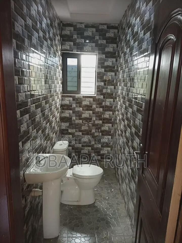 4bdrm House in Kwabenya Franco for rent
