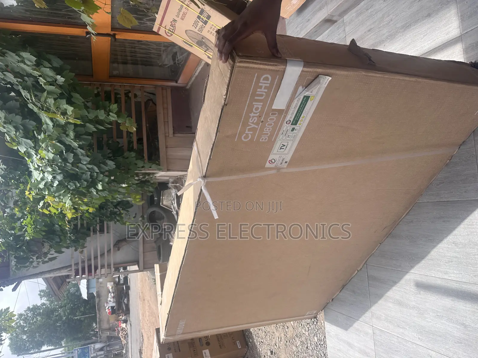 Spectacular Design 65”Cu8000 UHD Smart Samsung