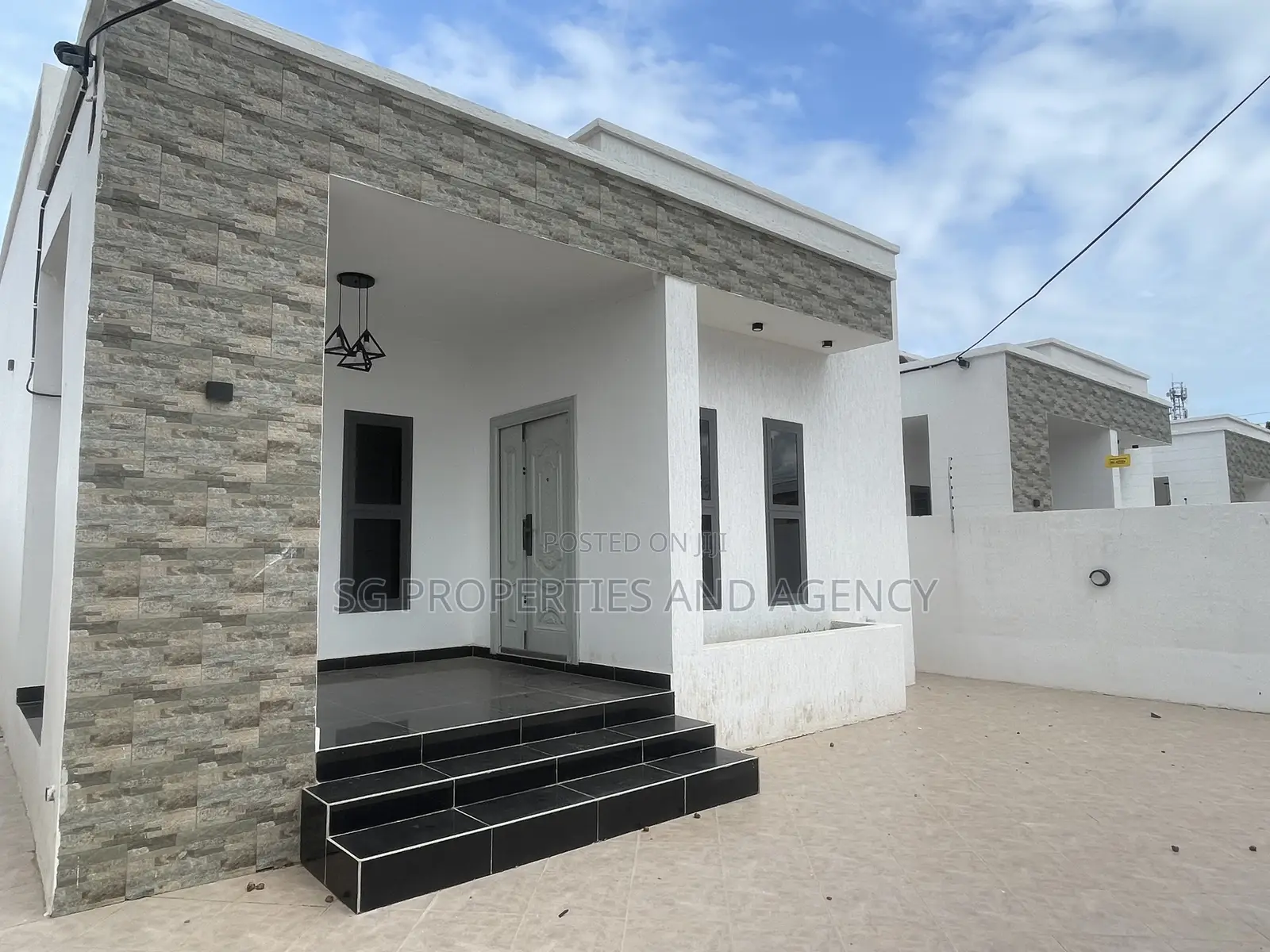 3bdrm House in Kfc, Spintex for rent