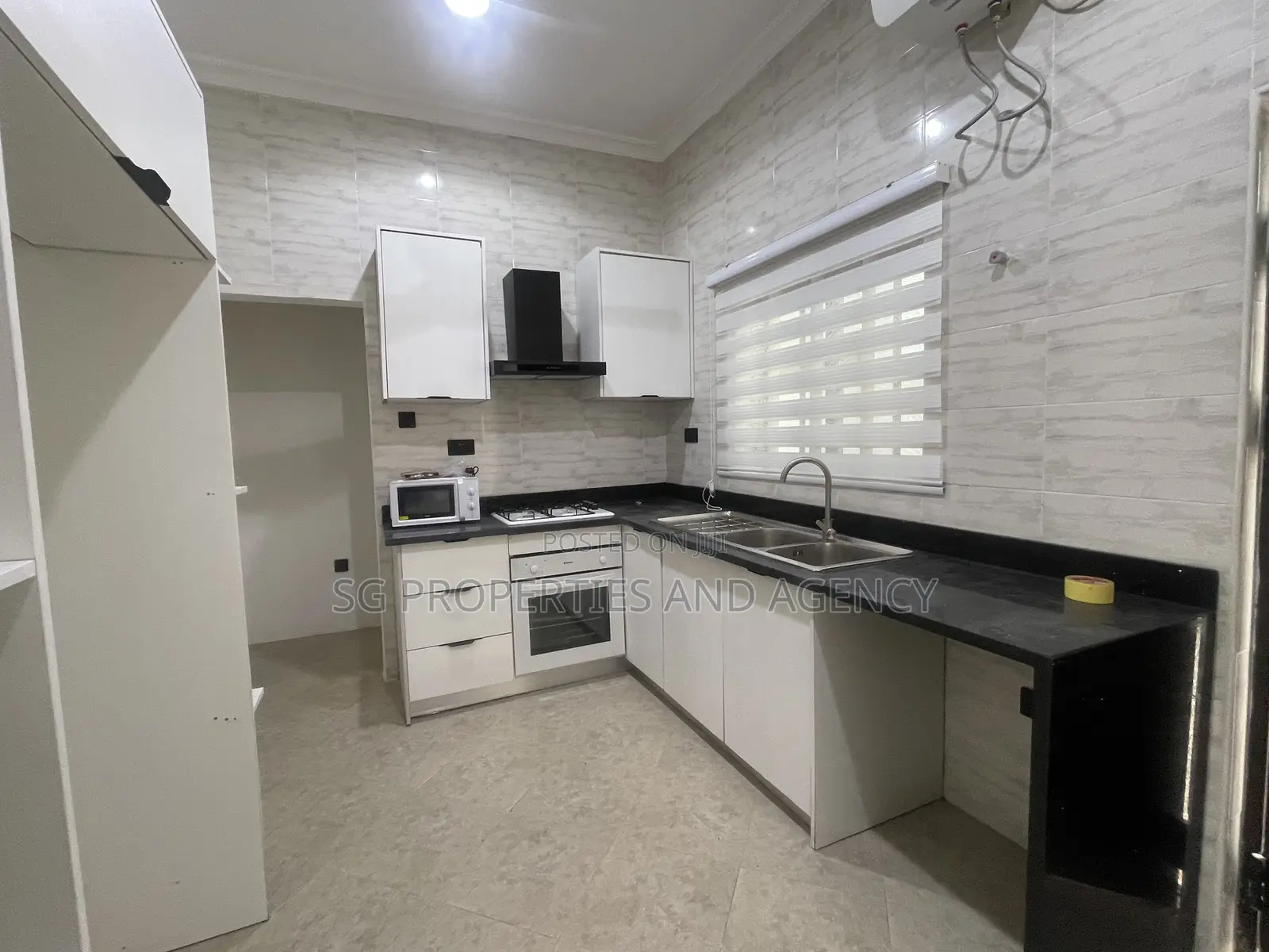 3bdrm House in Kfc, Spintex for rent