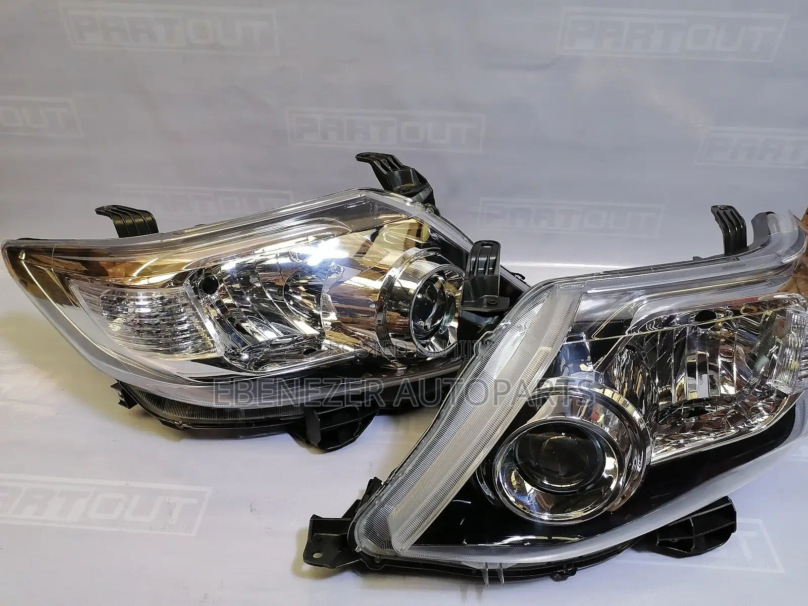Toyota Fortuner 2012,2013,2014,2015 Headlights