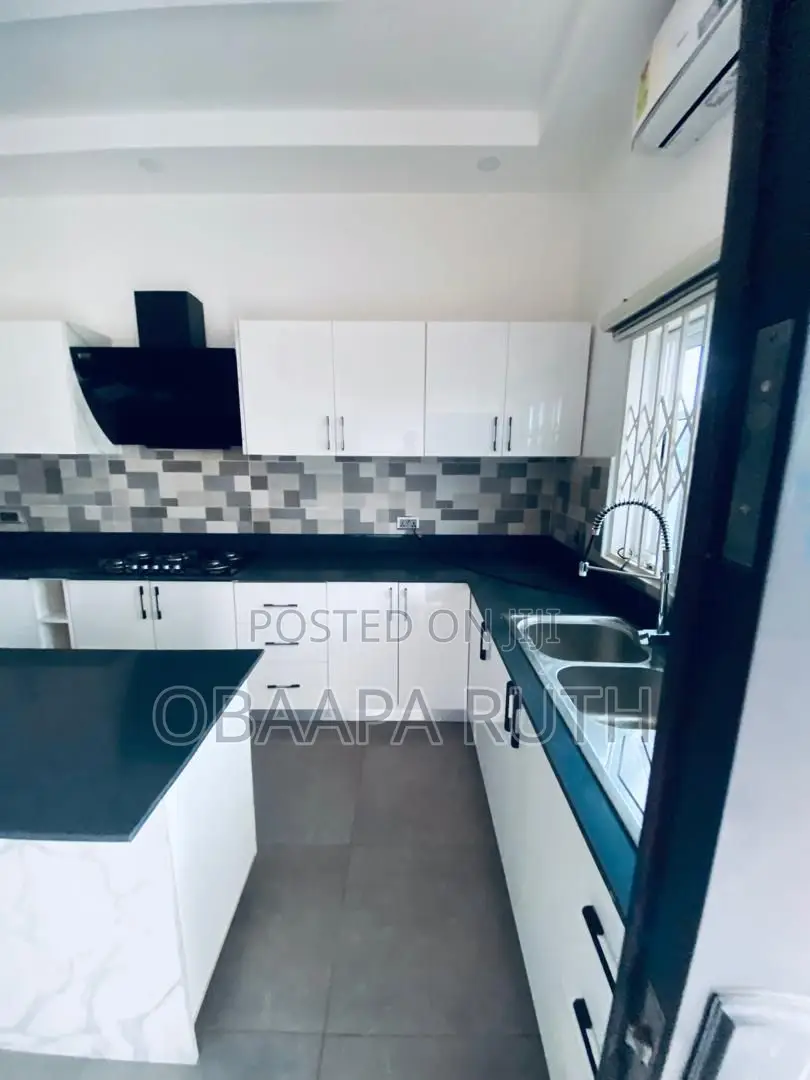 Furnished 4bdrm Duplex in East Legon for sale