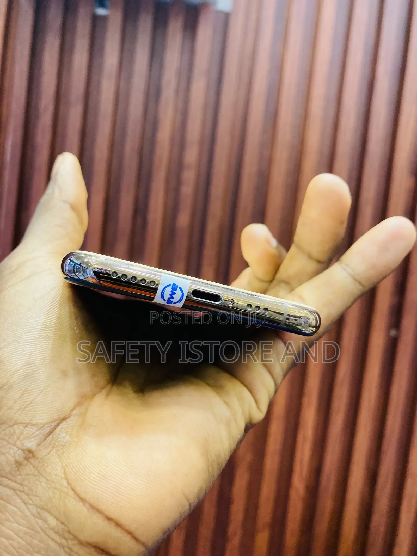 New Apple iPhone 11 Pro 64 GB Gold