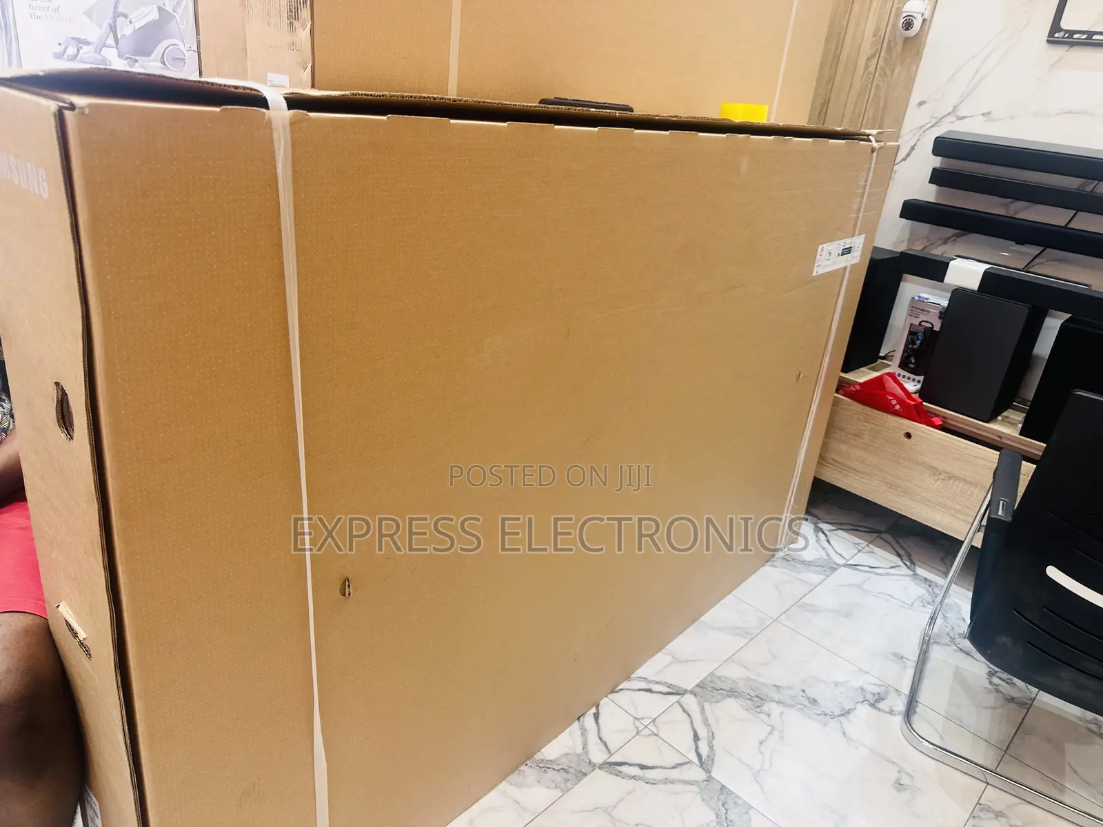 Ultra Thin Qled Smart Samsung 85”Q70c.