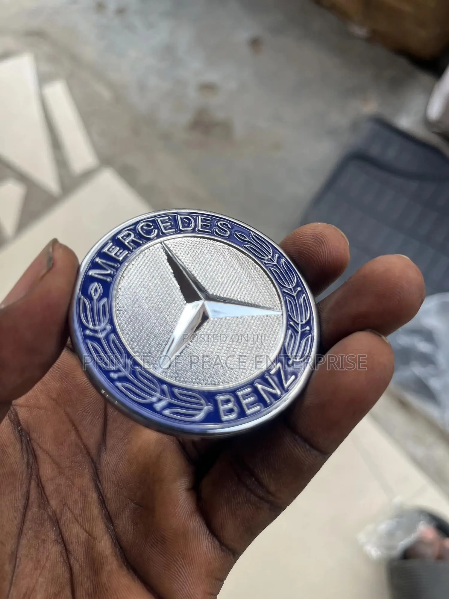 Mercedes Benz Bonnet Crown or Logo Flat