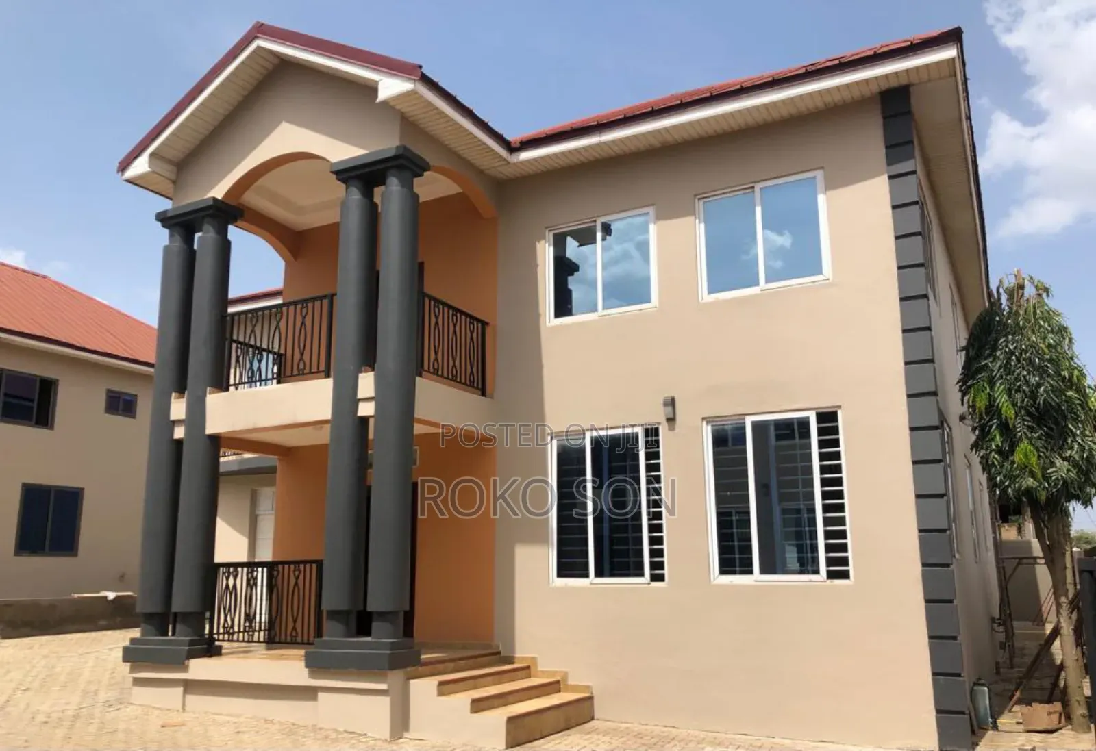 4bdrm Duplex in Dr Roko, Accra Metropolitan for sale