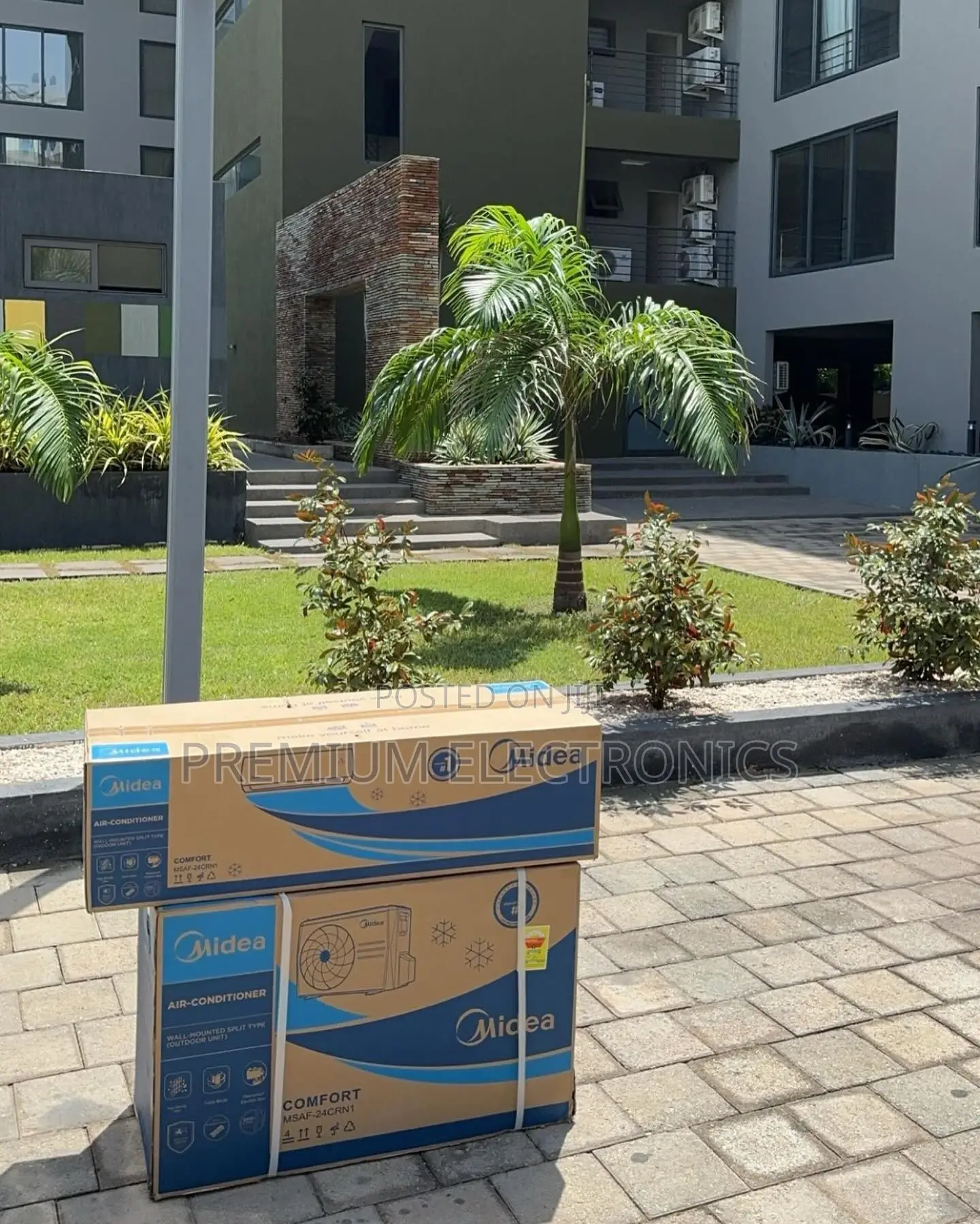 Midea Blend of Form and Function | 2.5hp Air Conditioner