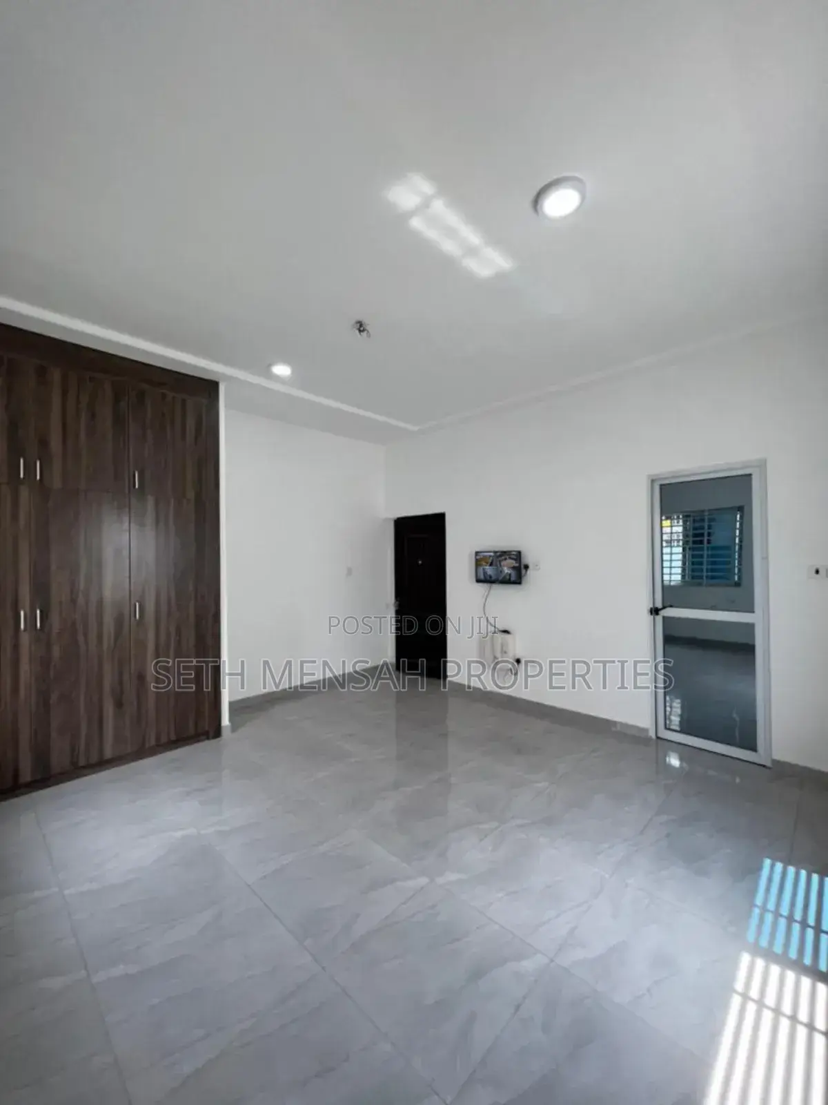 3bdrm House in Lakeside Community 9 for sale