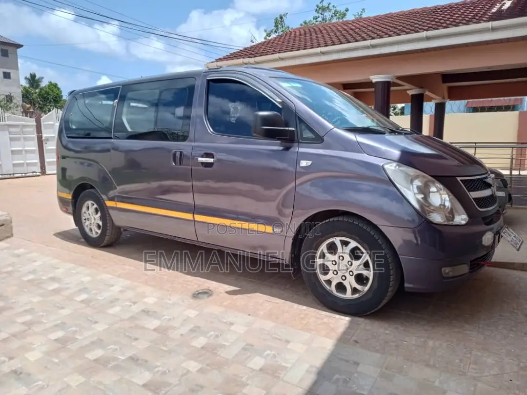 Mini Van for Rent (Starex Bus) - 11 Seater