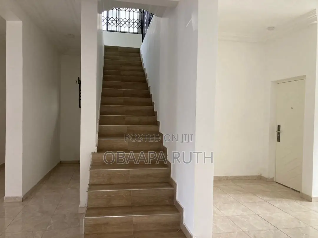 6bdrm Duplex in Dome, East Legon for rent