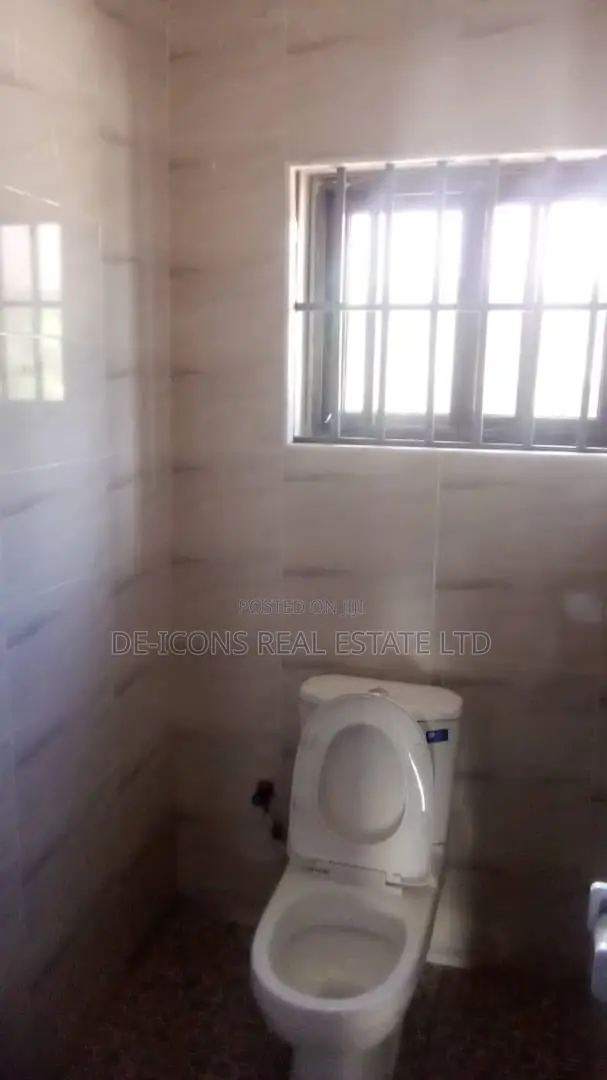 3bdrm House in De-Icons Real Estate, Awutu Senya East Municipal
