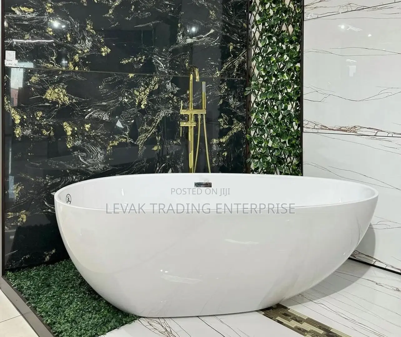 Bathtub - Free Standing Bath / Jacuzzi Bath
