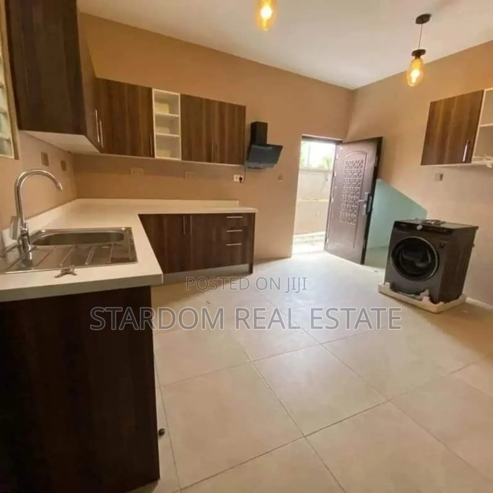 2bdrm Townhouse / Terrace in UPSA Area for rent