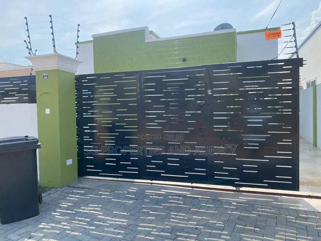 3bdrm House in Ecobank, Spintex for rent
