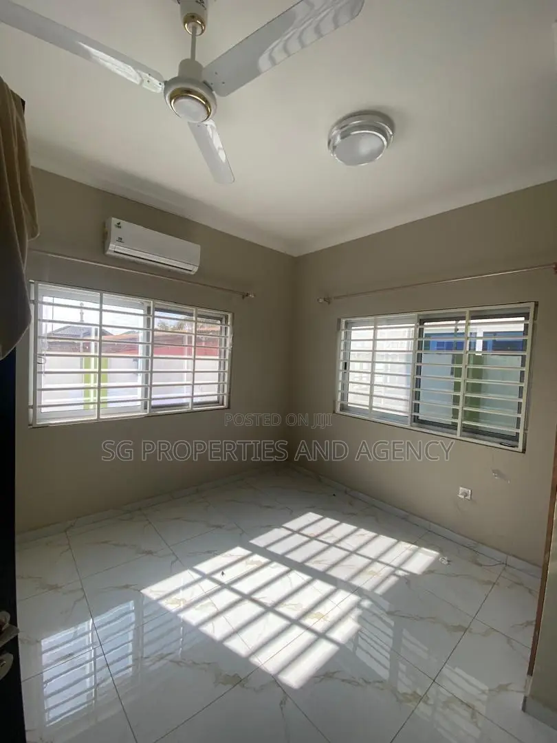3bdrm House in Ecobank, Spintex for rent